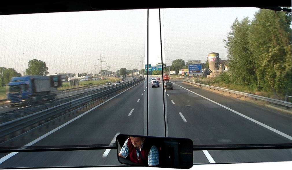 Bulgarii ne umilesc în materie de autostrăzi. Fac 400 de km