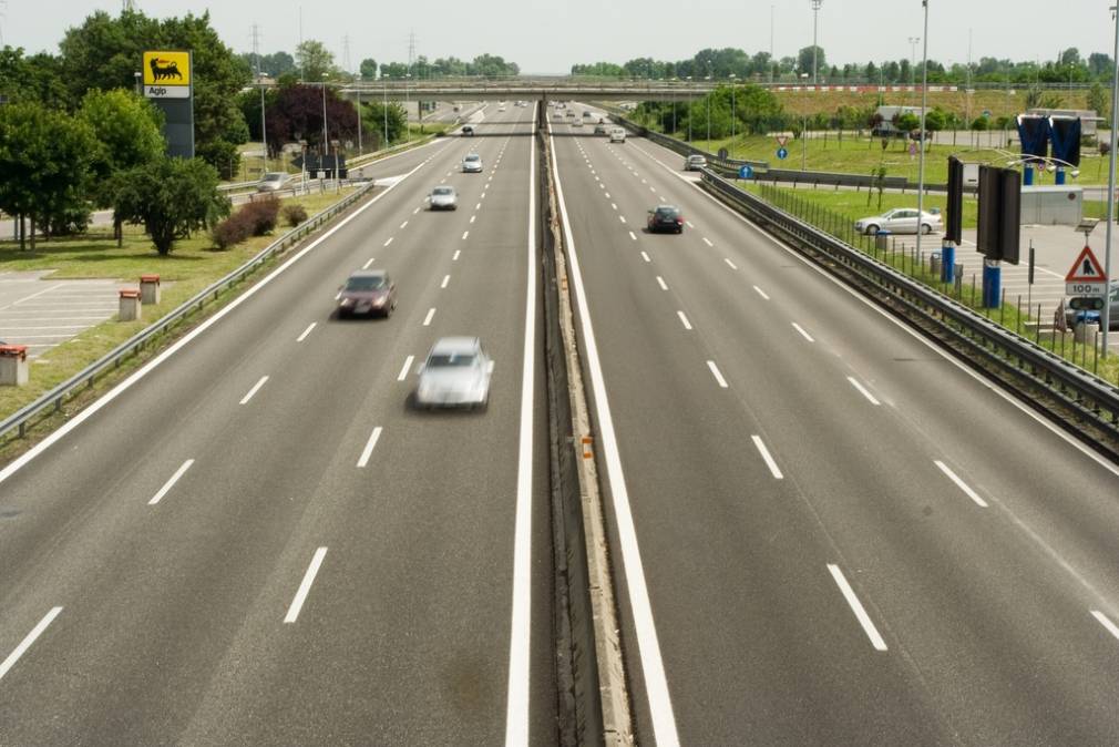 Comisar European ne face praf: sunteţi analfabeţi la Autostrăzi