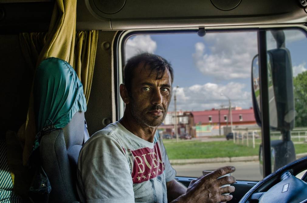 Se caută 525 șoferi de CAMION