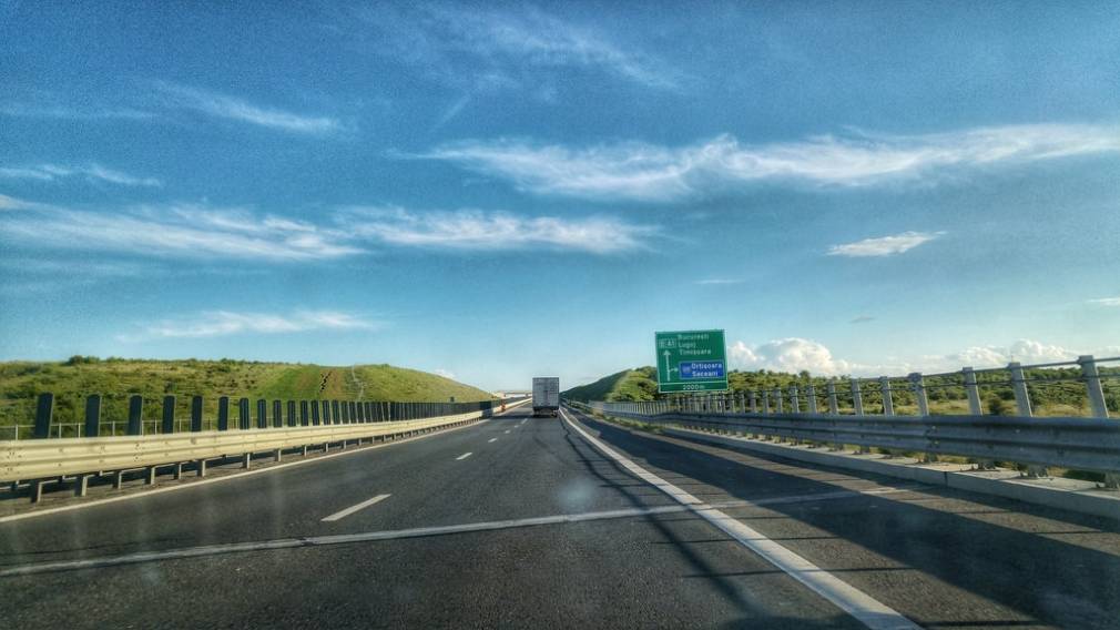 BUGET. Câți bani se vor aloca anul viitor pentru AUTOSTRĂZI