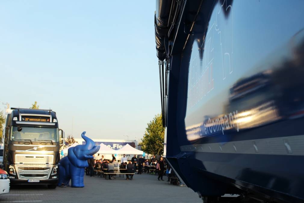 Video: OKTOBERFEST LA SCHMITZ CARGOBULL ROMÂNIA